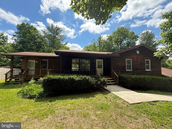 276 Wishbone Cir, Hedgesville, WV 25427