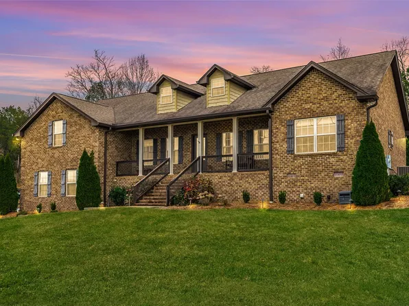 525 Bridle Path Ln, Hartsville, TN 37074