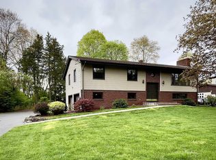 9 Panessa Dr, Poughkeepsie, NY 12603