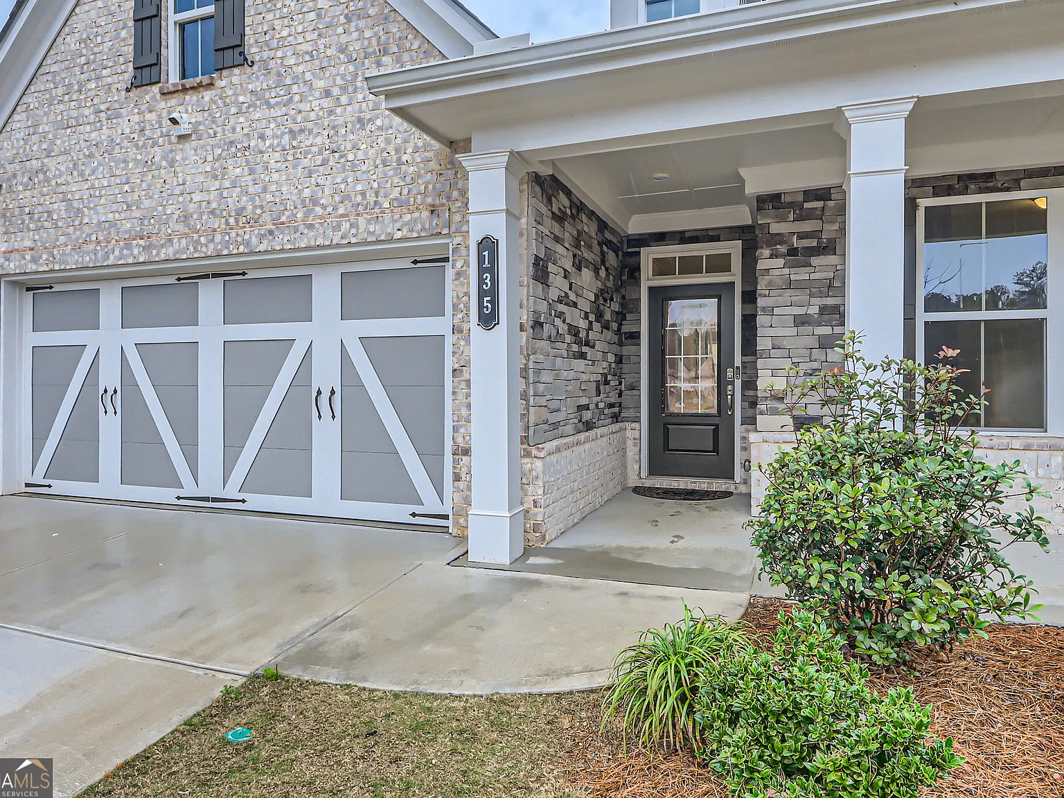 4 bed, 3.0 bath, 2729 sqft, $3,100 — Photo 2