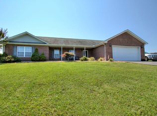 1842 Pheasant Crossing Dr #21, Dandridge, TN 37725
