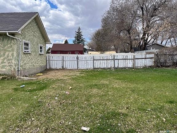 2nd image of 201 R AVENUE N