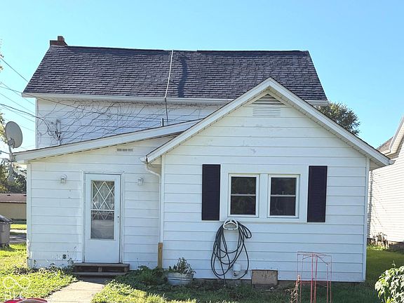4th image of 820 W 9th St