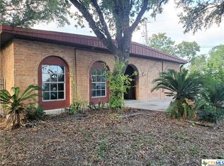 3002 Lone Tree Rd, Victoria, TX 77901