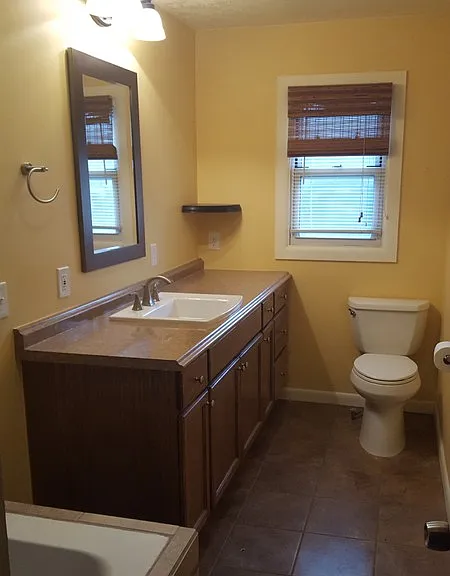 1658 Childs Ave — Photo 10