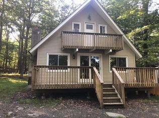 228 Mountain Lake Dr, Dingmans Ferry, PA 18328