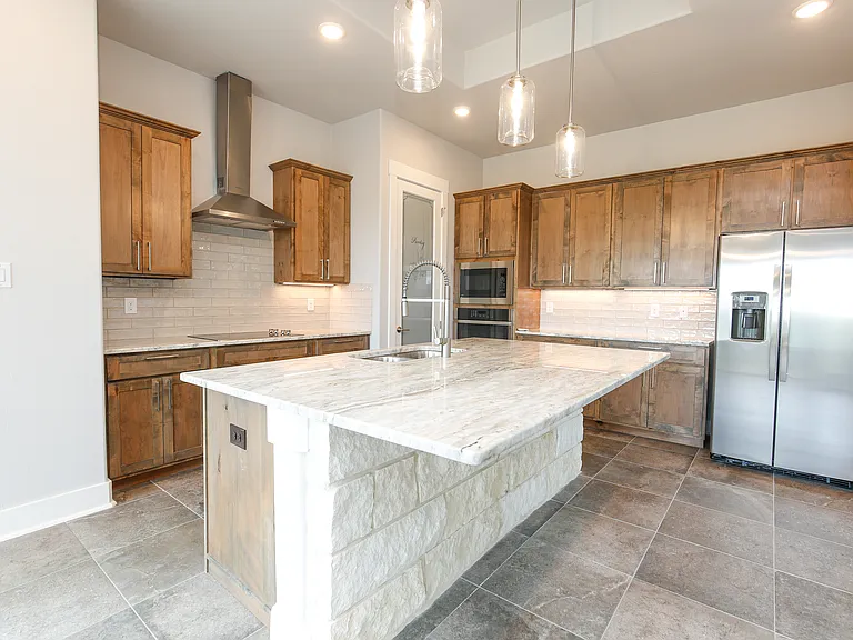 1314 Clayton Nolen Dr — Photo 10