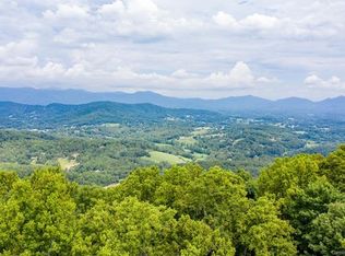 96 Chads Ln, Candler, NC 28715