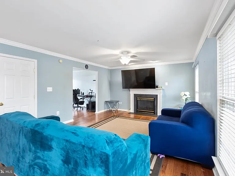 10103 Cotter Ct — Photo 16