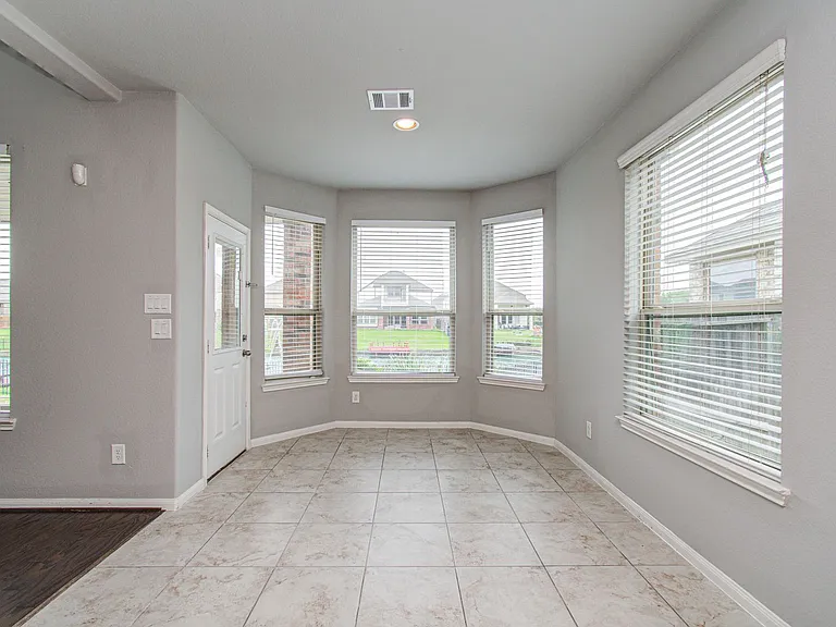 24331 Kee Cresta Ct — Photo 12