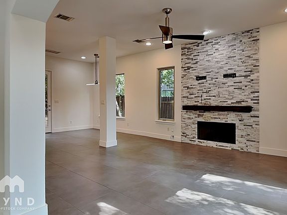 3rd image of 2502 Kinney Rd #A