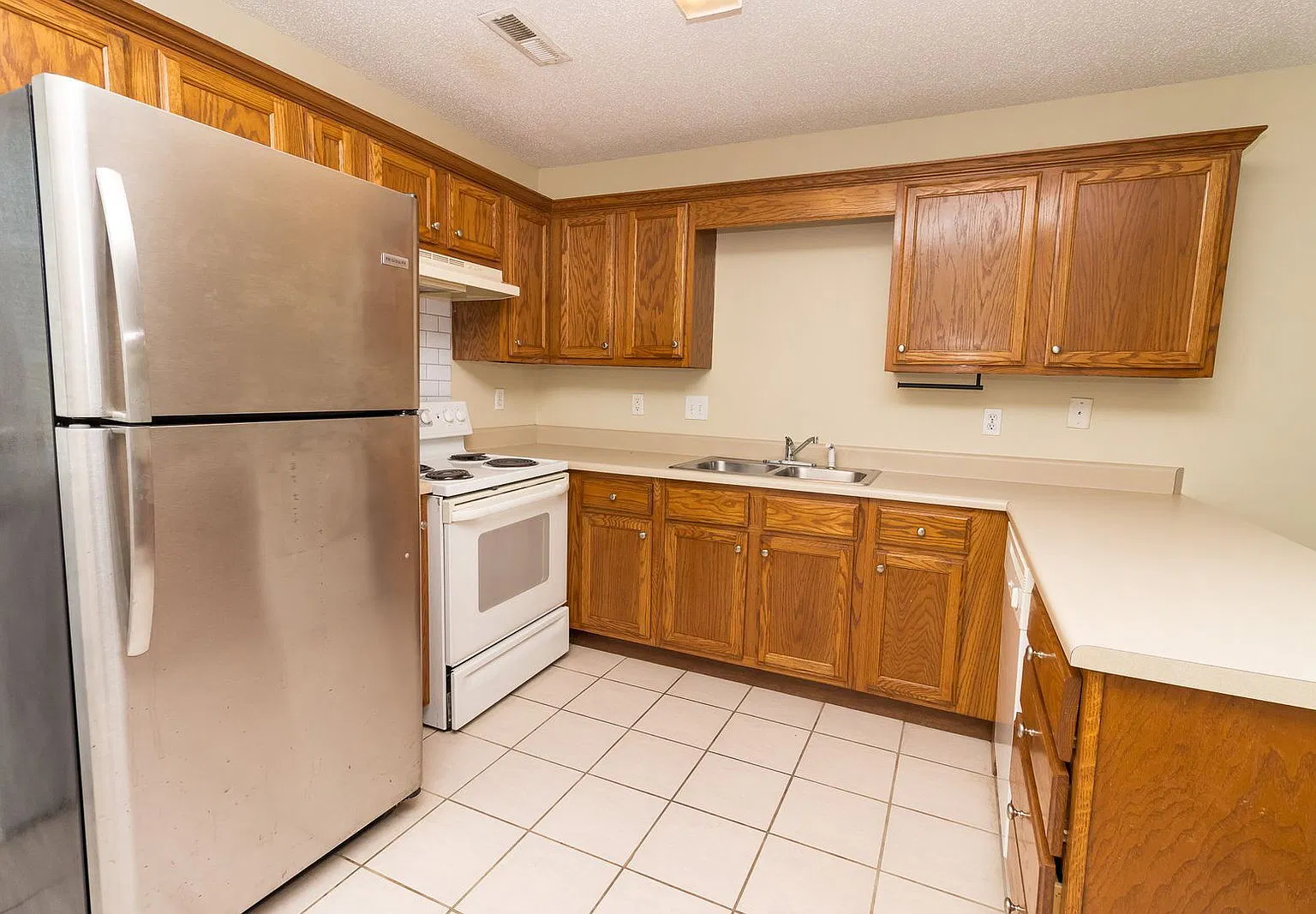 2 bed, 1.5 bath, 1000 sqft, $1,125 — Photo 4