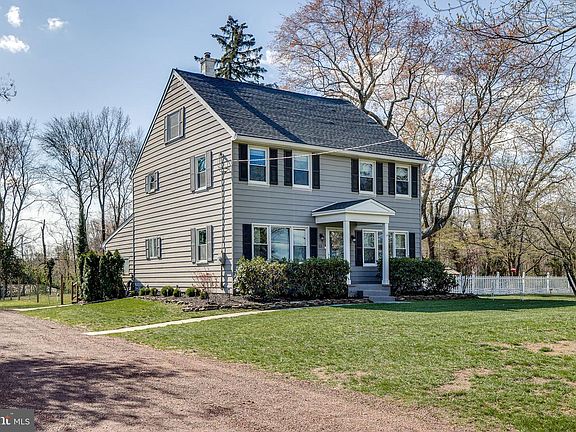 2nd image of 53 Waln Rd
