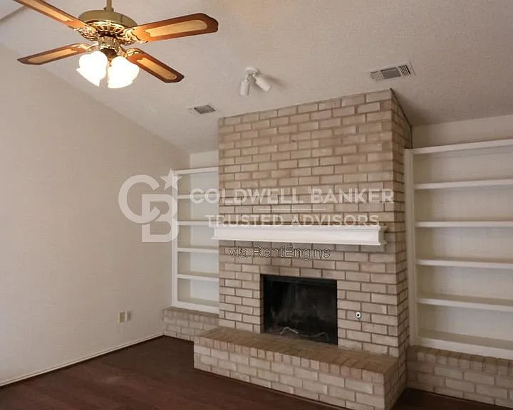 5422 34th St #A — Photo 2