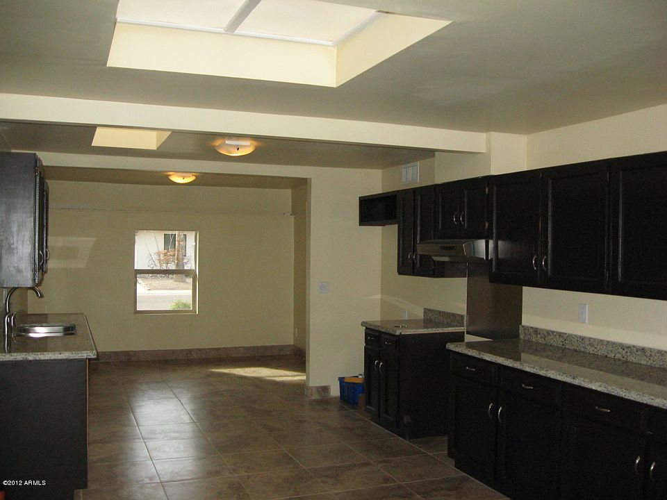 1st image of 3702 E Sunnyside Dr