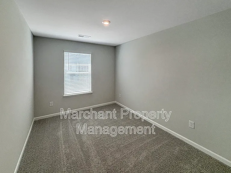 154 Randwick Ln — Photo 9