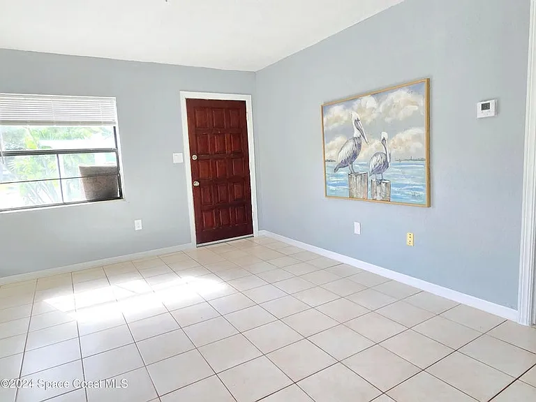 484 Poinciana Dr — Photo 7