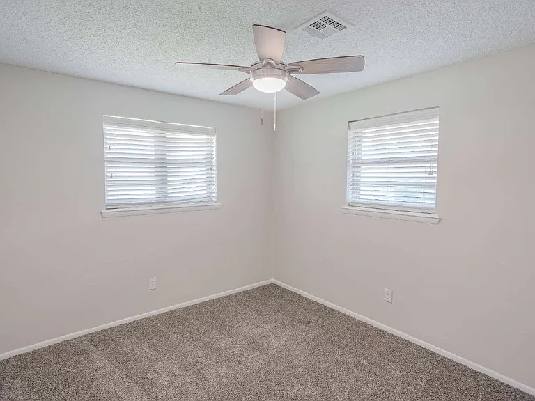 725 Butler St — Photo 18