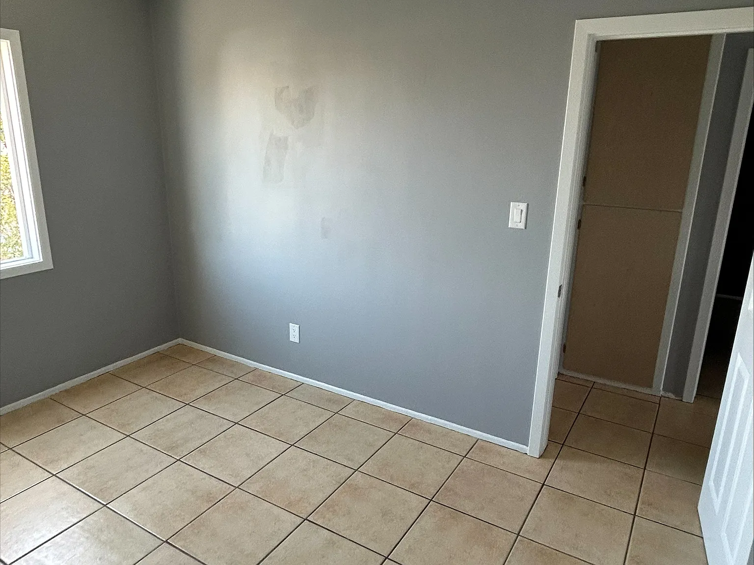 2 bed, 700 sqft, $2,100 — Photo 3