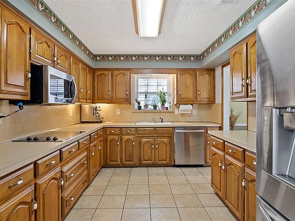 3rd image of 544 Bayberry Ln