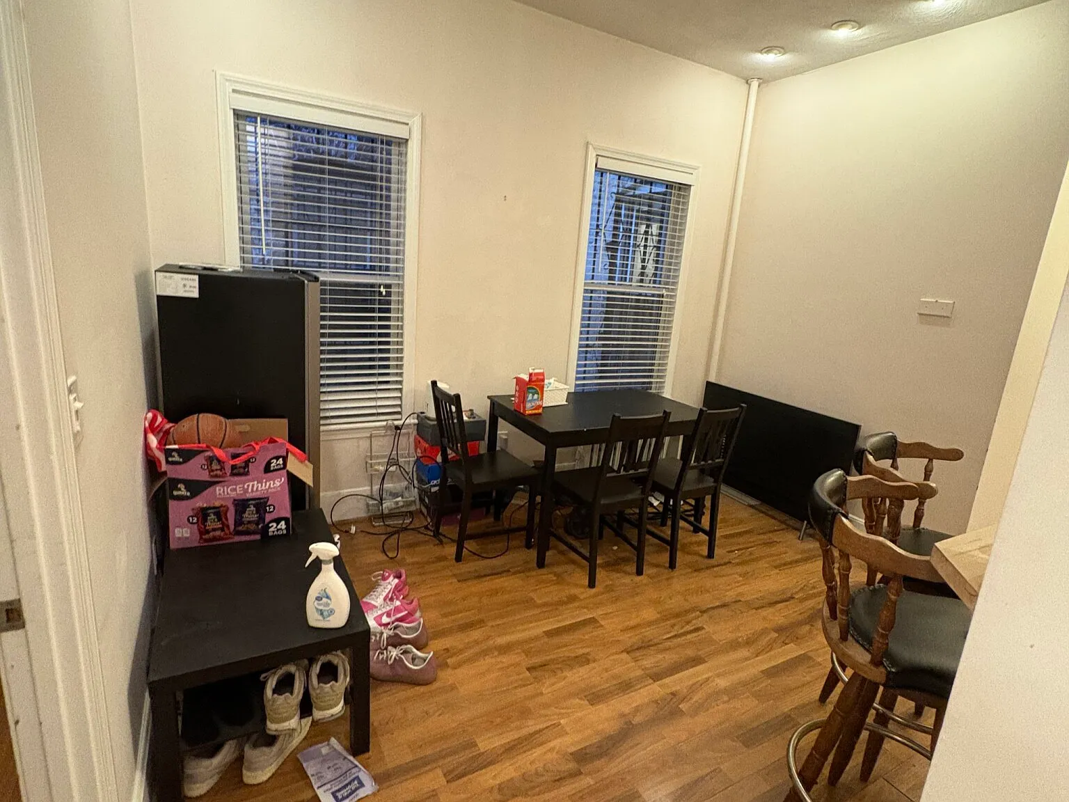 3 bed, 800 sqft, $4,800 — Photo 1