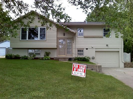 1st image of 7504 S 87th St