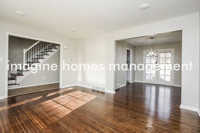 9411 Moody Park Dr — Photo 5