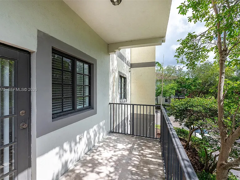2851 Riverside Dr #207 — Photo 27