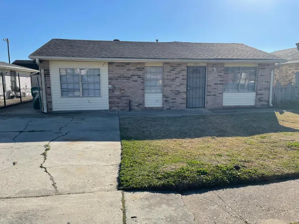 7805 Angela St, Westwego, LA 70094