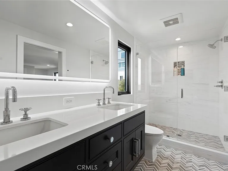 511 Bayview Dr — Photo 21