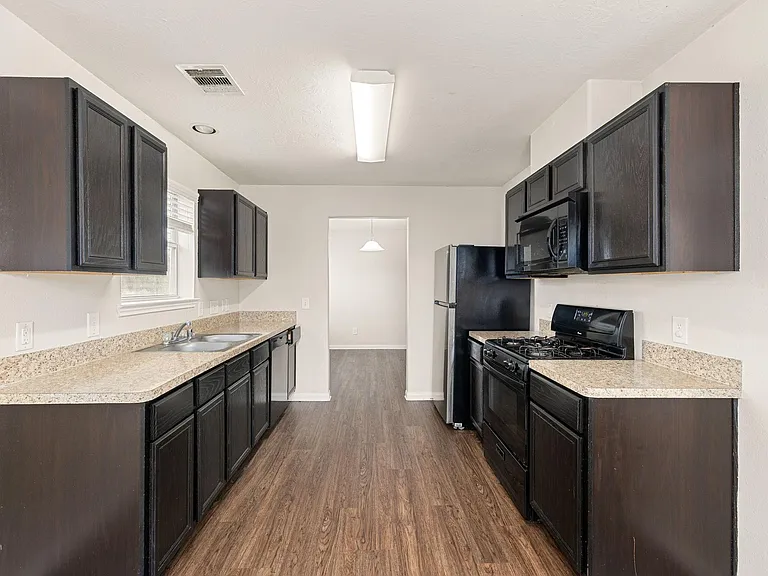 21415 Partha Way — Photo 6