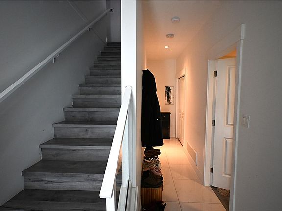 2nd image of 1656 Roberta Rd S