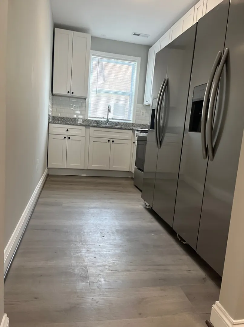 4108 Groveland Avenue $700 Available Room (Shared Bath) — Photo 4