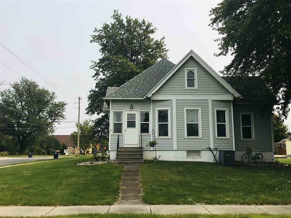2nd image of 702 3rd St