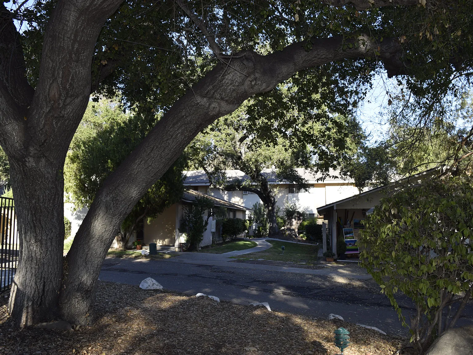 Ojai Gardens Apartments (Resort Apartments L.L.C.) — Photo 1
