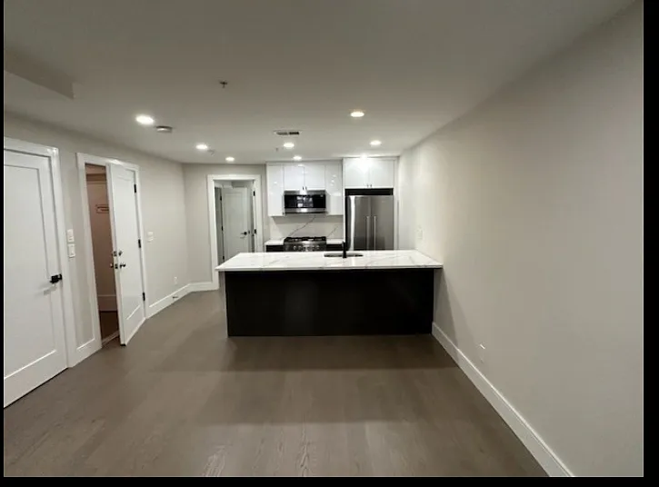2 bed, 9999 sqft, $3,800 — Photo 2