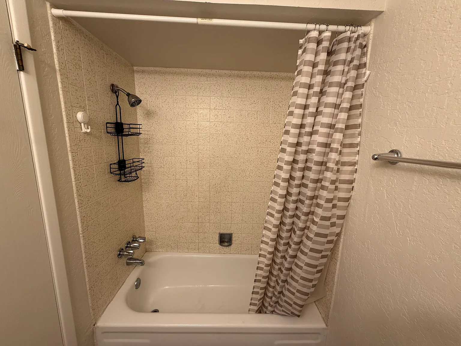 2 bed, 1197 sqft, $1,850 — Photo 4