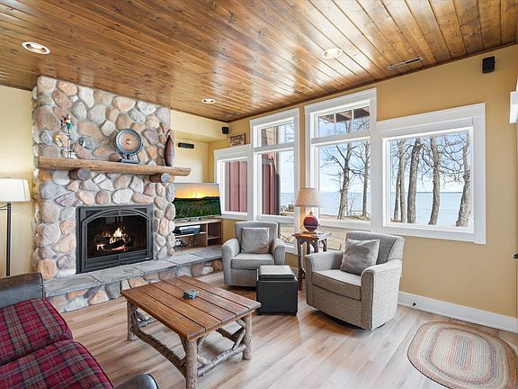 2nd image of 6946 Beach View Ln NW #215-4