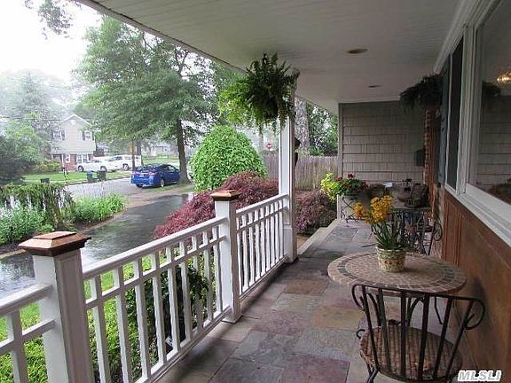 4th image of 1361 Gaston St