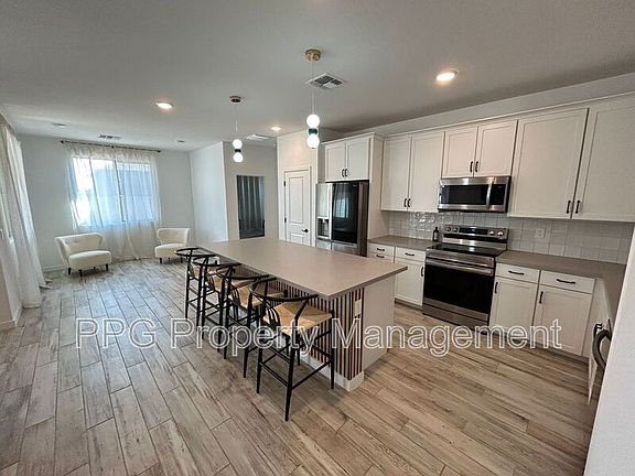 4th image of 18467 W Country Club Ter
