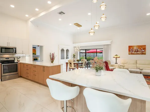 413 Leslie Dr, Hallandale, FL 33009