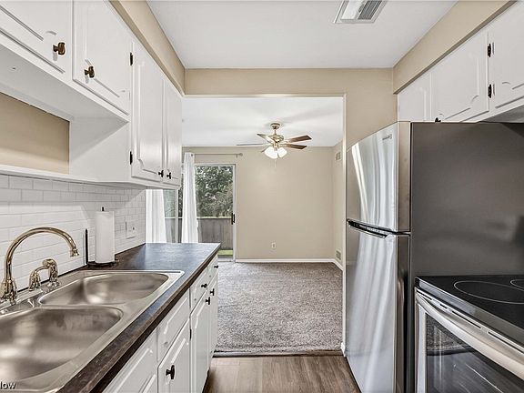 3rd image of 21921 River Oaks Dr APT D4