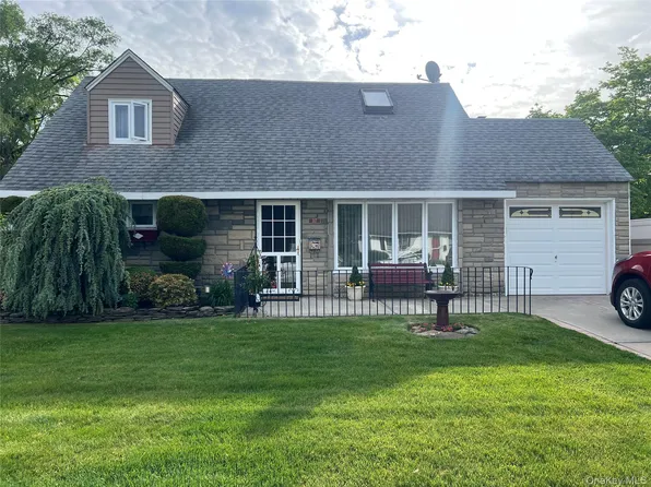 317 Herbert Place, Bethpage, NY 11714