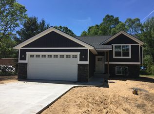 153 Serra Ct, Muskegon, MI 49442