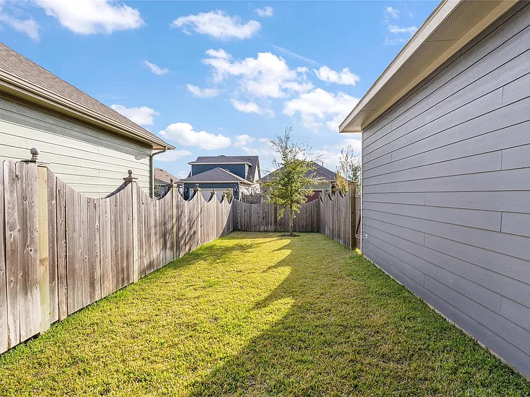 18547 First Landing Dr — Photo 19