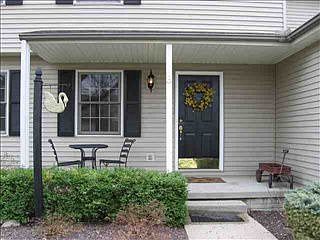 2nd image of 3 Fountain Lake Ct
