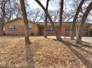 700 Queens Way, Bedford, TX 76021