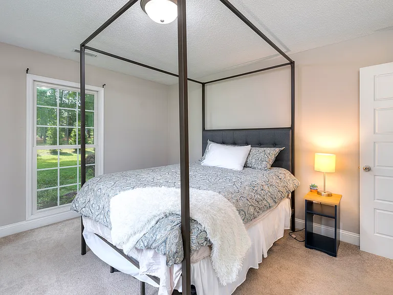 909 Club Ln — Photo 18