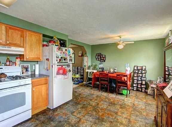 4th image of 210 W Wilden Ave