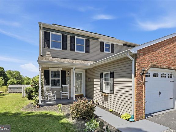 4th image of 89 Red Stone Cir